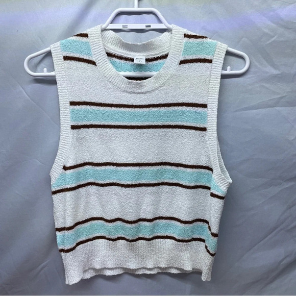 Twik Camisole knitted soft crop top - Picture 1 of 11